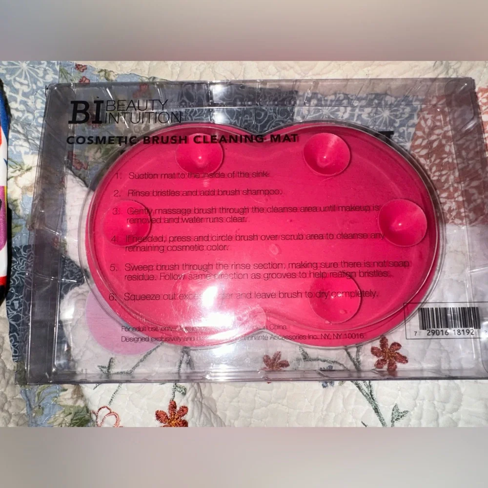 ipsy cosmetic bag & makeup brush cleaning mat